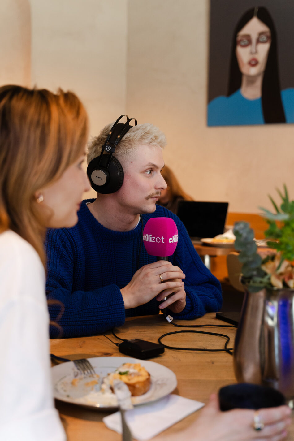 Jestem współprowadzącym audycję